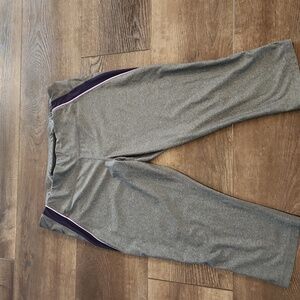 Xersion Fitted Cropped Leggings sz XL Gray Back Pocjet